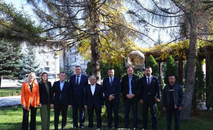 Başkan Büyükkılıç, Bosna-Hersek heyetine turizm şehri Kayseri’yi anlattı