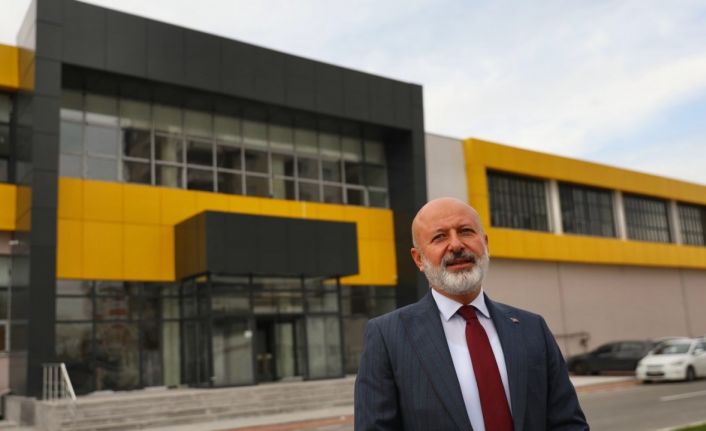 Başkan Çolakbayrakdar: "Sosyal tesislerle hemşehrilerimizin hayatına değer katıyoruz"