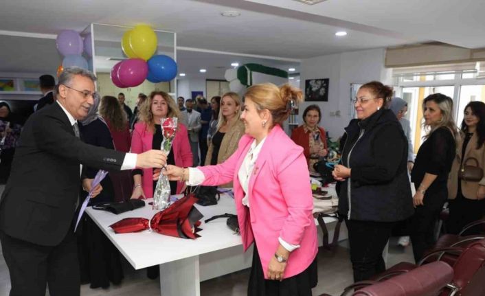 Başkan Kurnaz’dan öğretmenlere anlamlı jest: "Geleceğimizi şekillendiriyorsunuz"