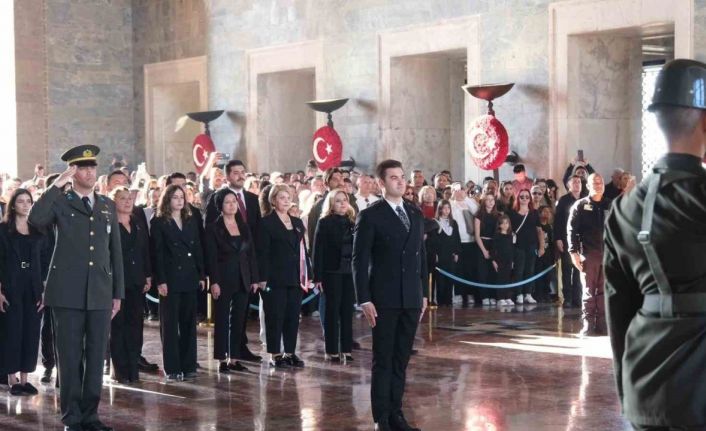 Başkan Mandalinci ve meclis üyelerinden Anıtkabir ziyareti