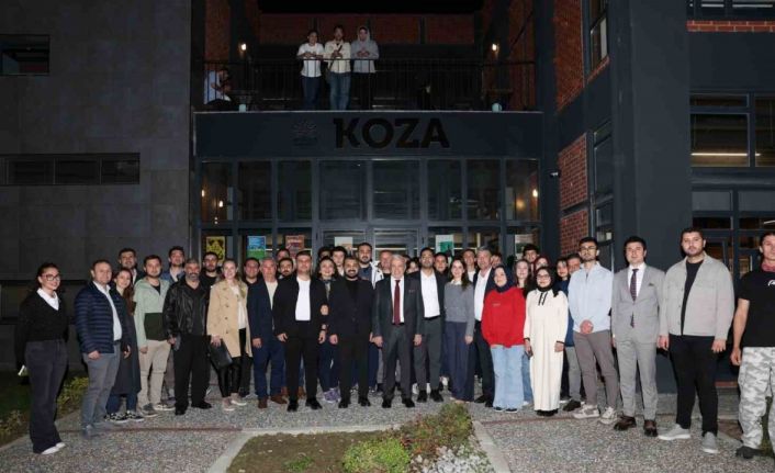 Başkan Şadi Özdemir’den üniversitelilere vize morali