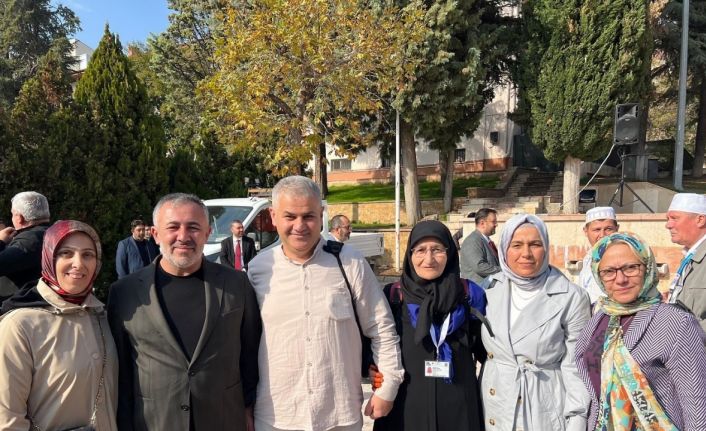 Başkan Yıldırım umrecilerin manevi duygularına ortak oldu