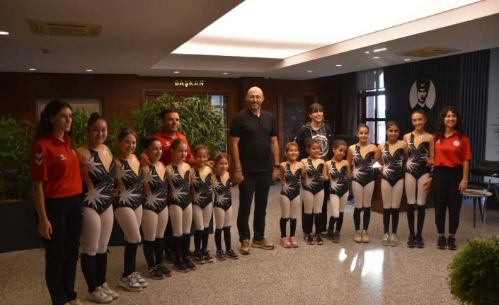 Başkan Zencirci, minik jimnastikcileri ağırladı