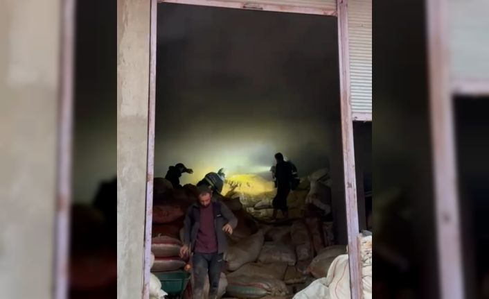 Batman’da saman ve arpa deposunda yangın