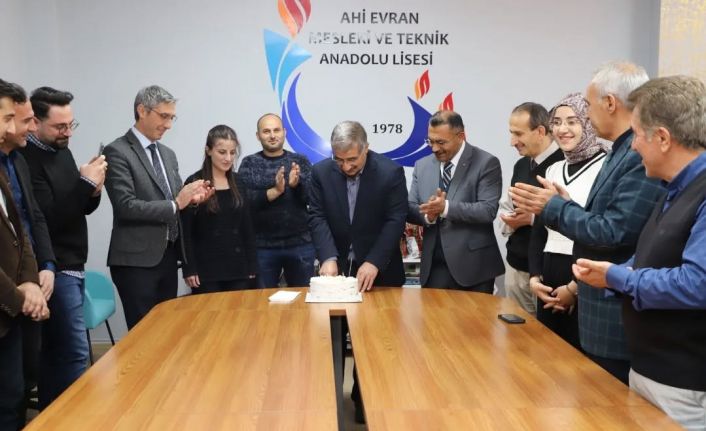 Bayburt’ta emekliye ayrılan müdüre veda programı