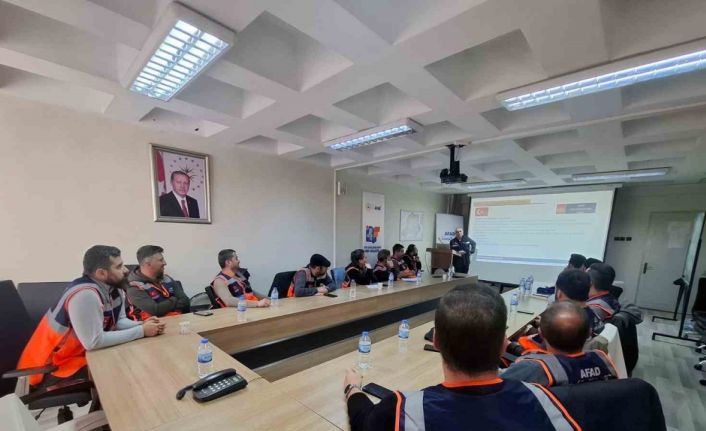 Bayburt’ta MEB AKUB ekiplerine destek AFAD gönüllüsü eğitimi başladı