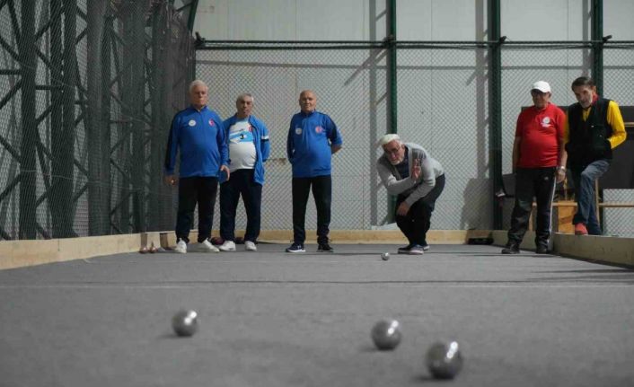 Bayburt’ta renkli görüntülere sahne olan bocce final müsabakası dostluk içinde tamamlandı