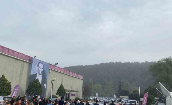 beIN Sports’un televizyon binasına gelen şüpheli paniğe neden oldu: Üzerindeki silah oyuncak çıktı