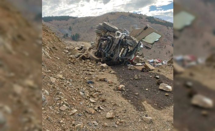 Beton mikseri yamaçtan yuvarlandı: 1 yaralı