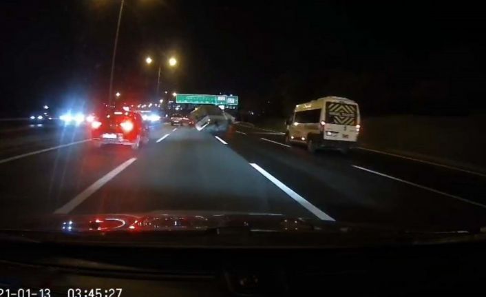 Beykoz’da makas atıp kontrolden çıkan araç takla attı, kaza anı kameralara böyle yansıdı