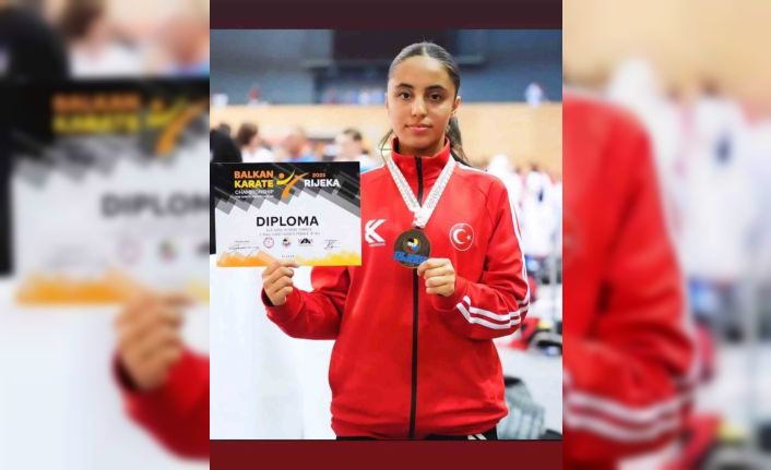 Bilecikli Sporcu Elif Azra Yıldırım Balkan üçüncüsü oldu