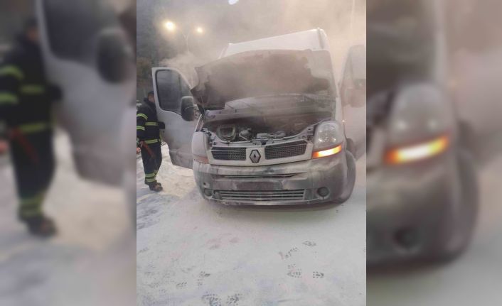 Bilecik’te araç yangını büyümeden söndürüldü