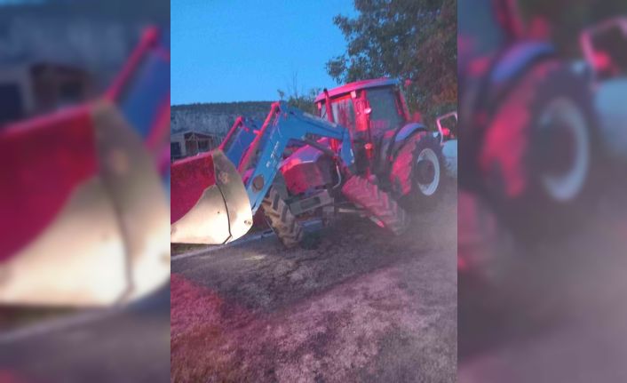 Bilecik’te traktör ile minibüs çarpıştı: 3 yaralı