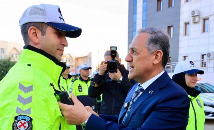 Bingöl’de trafik ekiplerine yüz tanıma sistemine sahip 90 yaka kamerası tahsis edildi