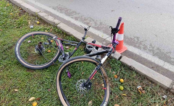 Bisikletli çocuğa çarparak ölümüne sebep olan sürücü polise teslim oldu