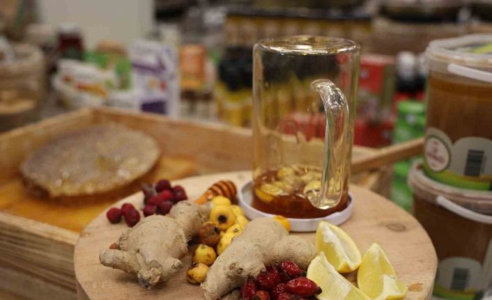 Boğaz enfeksiyonuna karşı zencefil ve bal karışımı