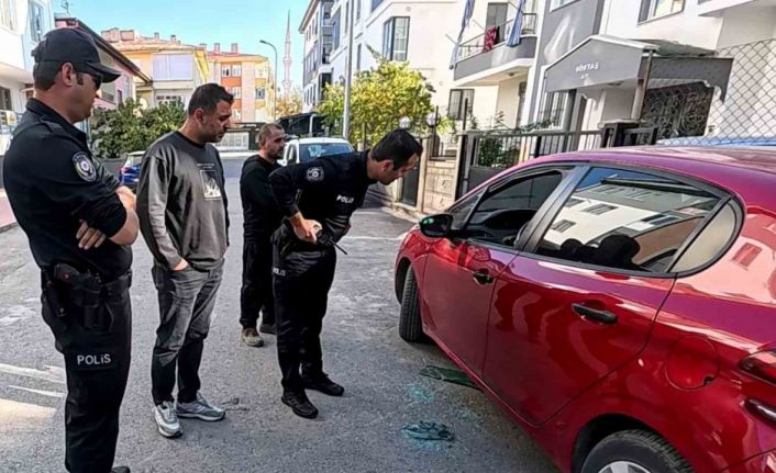 Boşanma aşamasındaki eşinin arabasının camını kırdı, şoka uğrayan kadın KADES’le kurtuldu