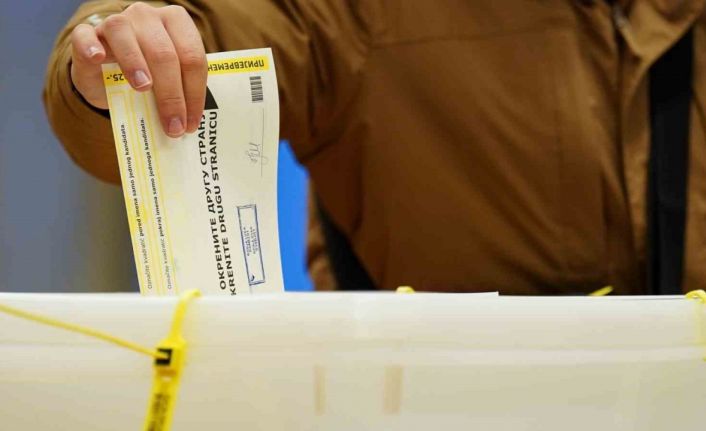 Bosnalı Sırplar, entite başkanını seçmek için sandık başında