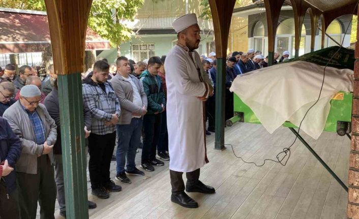 Boynu kesilen anne toprağa verildi, engelli oğlu adliyeye sevk edildi