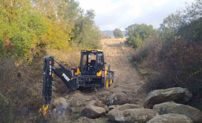 Bozdoğan’da arazi yollarında çalışmalar sürüyor