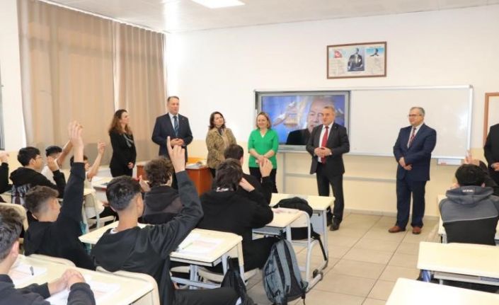 Bozüyük’te Kaymakam ve Milli Eğitim Müdüründen okul ziyaretleri