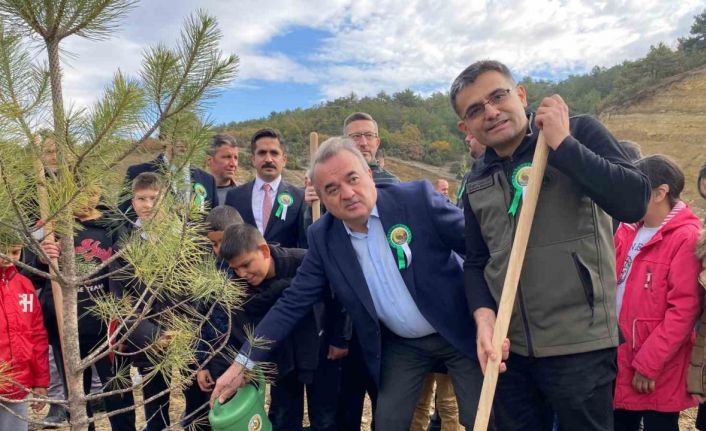 Bozüyük’te yeşil vatanın yeni fertleri toprakla buluştu