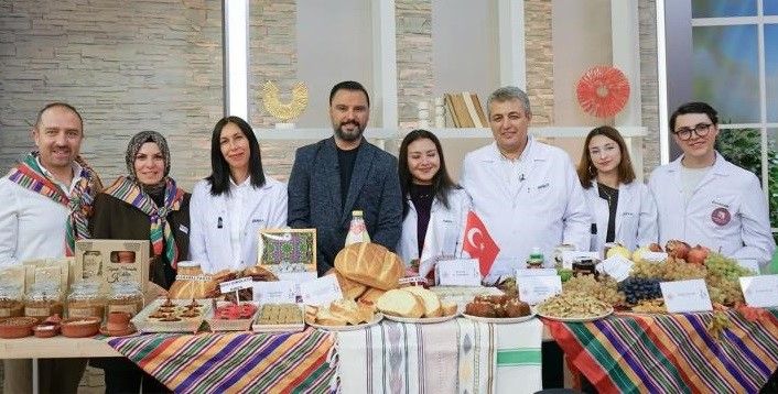 BŞEÜ öğrencileri Bilecik ürünlerini tanıttı