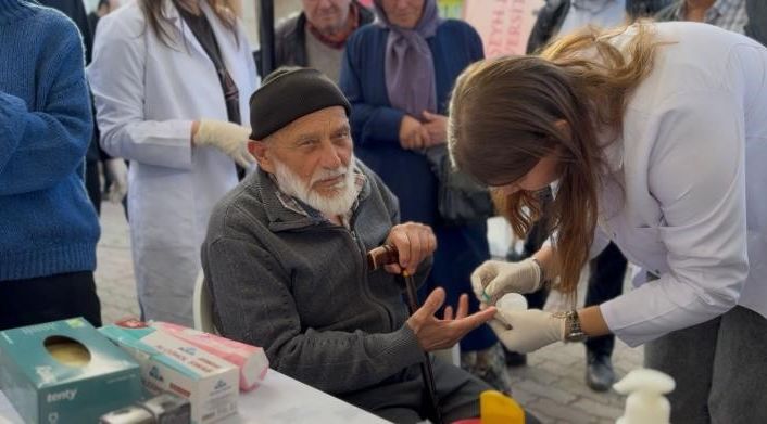 BŞEÜ’den Pelitözü halkına diyabet etkinliği