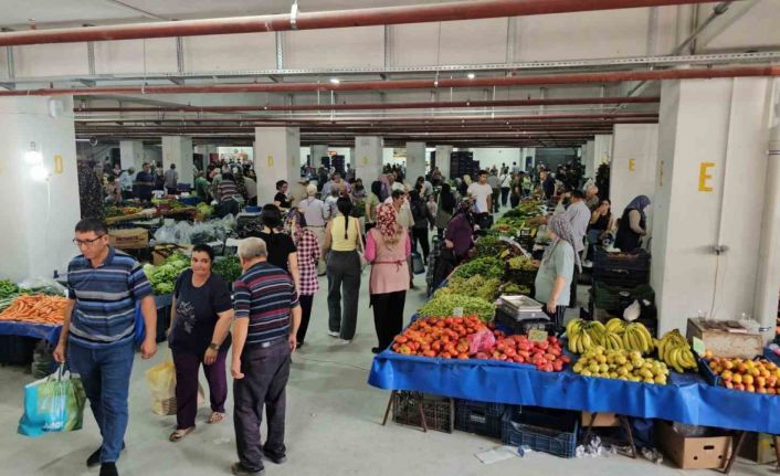Buharkent’te Cuma trafiğine duba düzenlemesi