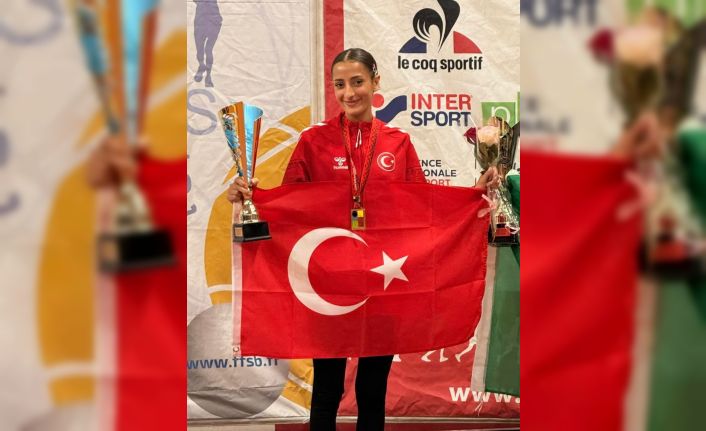 Bursa Büyükşehir Belediyesporlu Nazmiye Ak dünya üçüncüsü