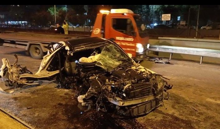 Bursa’da otomobil, önce direğe ardından minibüse çarparak savruldu: 6 yaralı