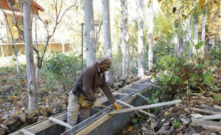 Büyükşehir Belediyesi Savur’da 600 metrelik sulama kanalını yeniliyor