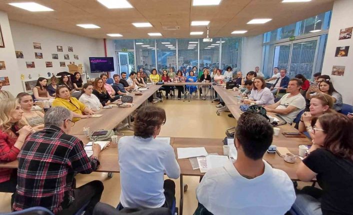 Büyükşehir Kitap Kulübü okuma eylemini toplumsal bir deneyime dönüştürüyor