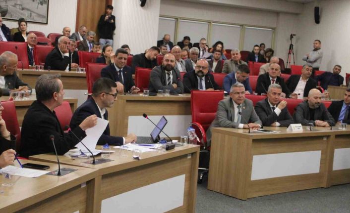 Büyükşehir meclisinde ‘sıralama’ tartışması