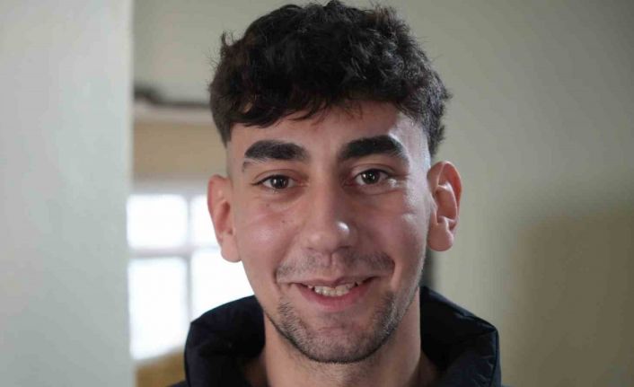 Buz gibi evde tek başına yaşayan gencin yürek burkan hikayesi