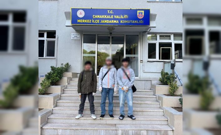 Çanakkale’de jandarmadan göçmen kaçakçılığı operasyonu: 3 organizatör ile 27 kaçak göçmen yakalandı