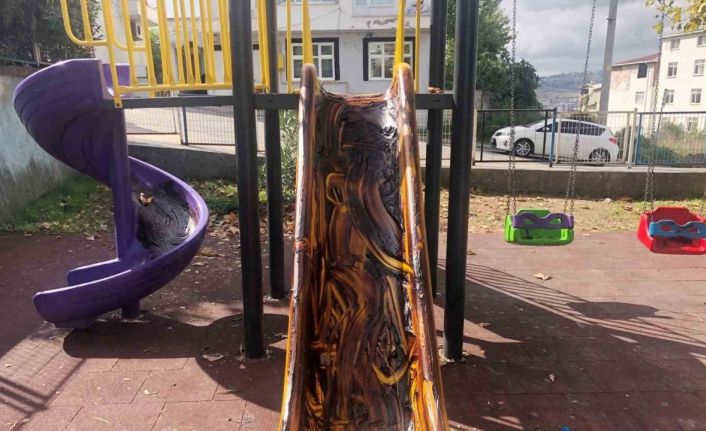 Canik’te parklara zarar verildi