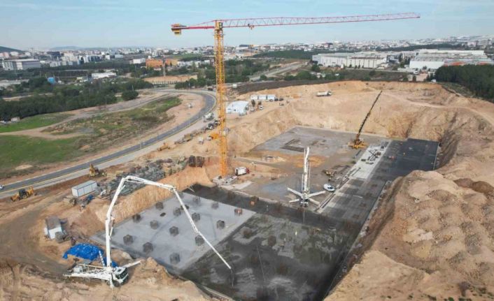 Çayırova Devlet Hastanesi’nin temel betonu dökülüyor