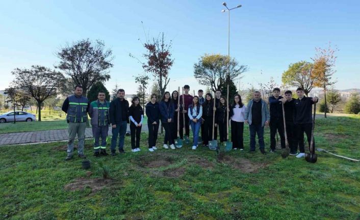 Çayırova’da öğrenciler doğayla buluştu