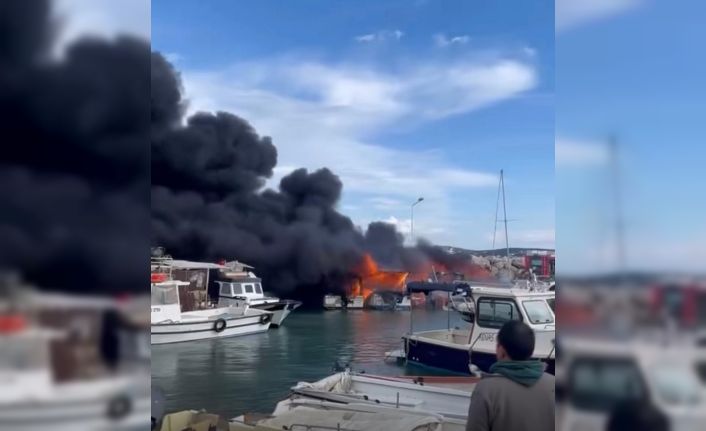 Çeşme’de korku dolu anlar: Tekneler alevlere teslim oldu
