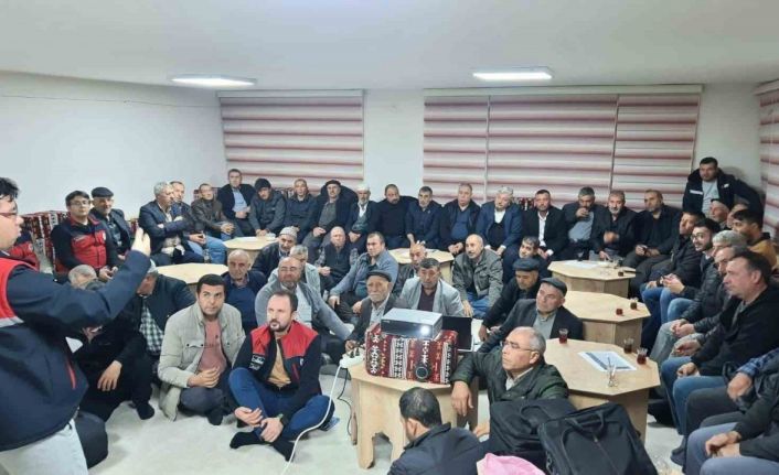 Çiftçi bilgilendirme toplantıları sürüyor