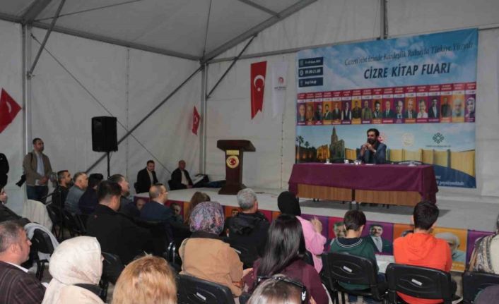 Cizre’de Kitap Fuarı yoğun ilgi gördü, stantlar doldu taştı