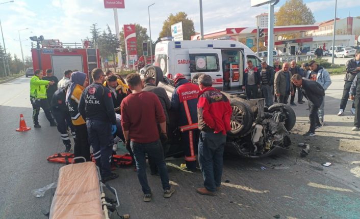 Çorum’da takla atan otomobilim sürücüsü yaralandı