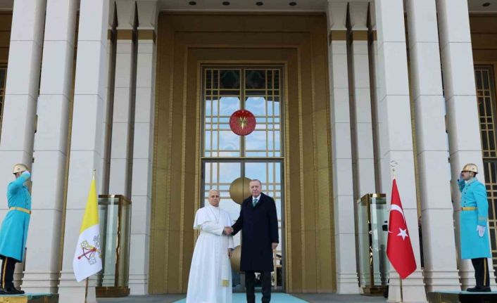 Cumhurbaşkanı Erdoğan, Vatikan Devlet Başkanı Papa 14. Leo’yu resmi törenle karşıladı
