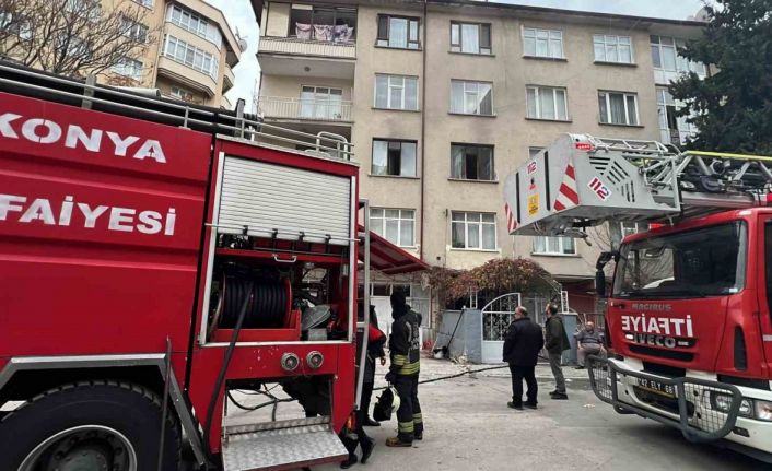 Dairedeki kombi patladı: 1 yaralı