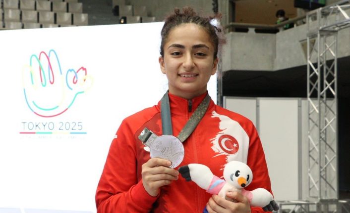 Deaflympics 2025’te ilk madalya Buse Tıraş’tan geldi
