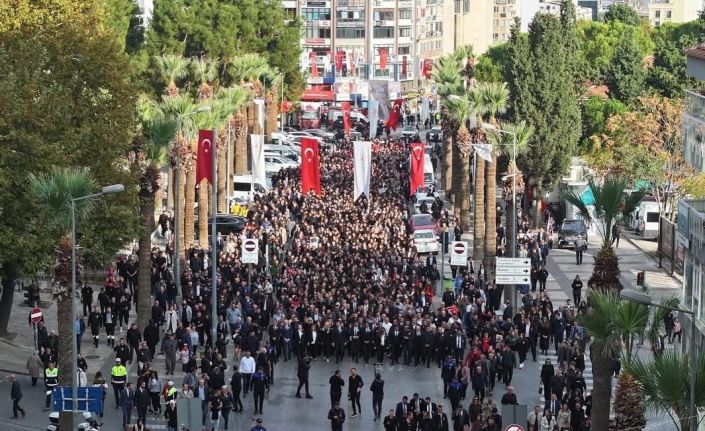Denizli’de saat 09.05’i gösterdiğinde hayat durdu