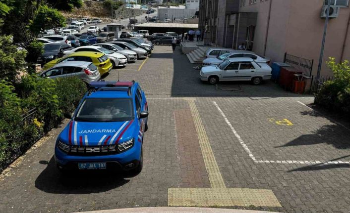 Depodan bir ton fındık çalan hırsızlar yakalandı