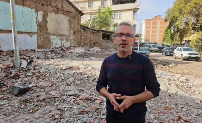 Deprem Araştırmacısı Ahmet Yakut, Sındırgı’da 36 saat geçirdi, depremlerin karakteristiğini anlattı