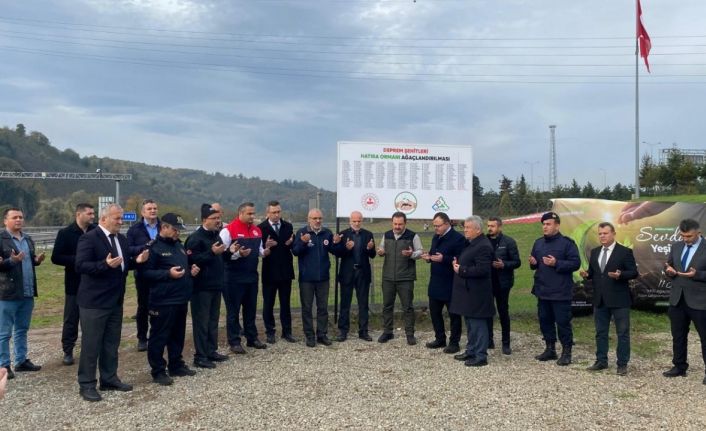 Deprem şehitleri anısına 350 fidan dikildi